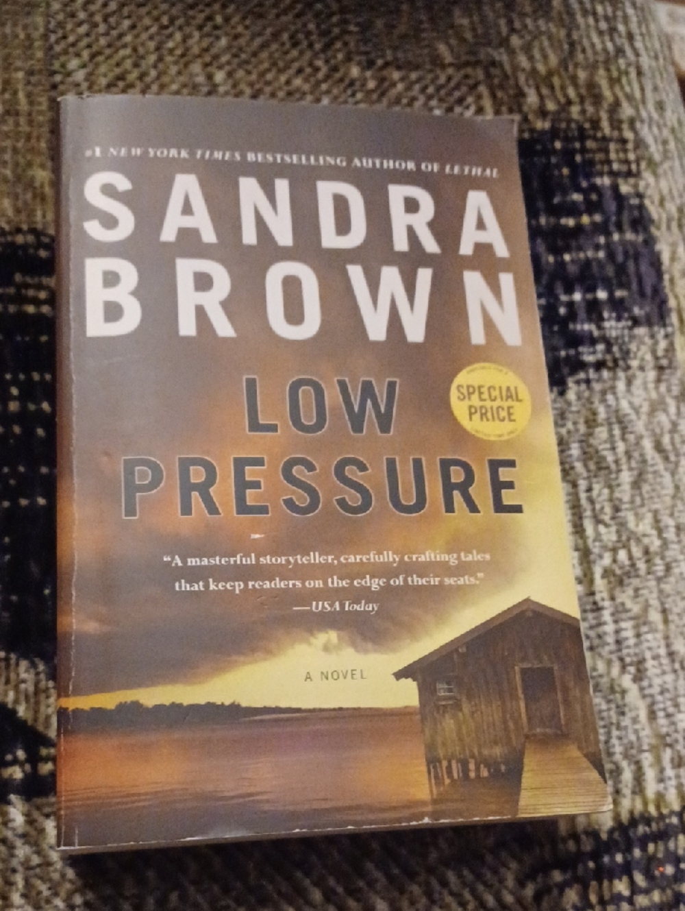 $4 Add-on Sandra Brown "Low Pressure" - Paperback Novel